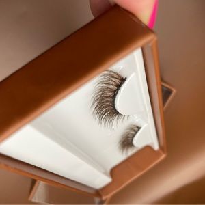 Viral- Brown Lashes Trend